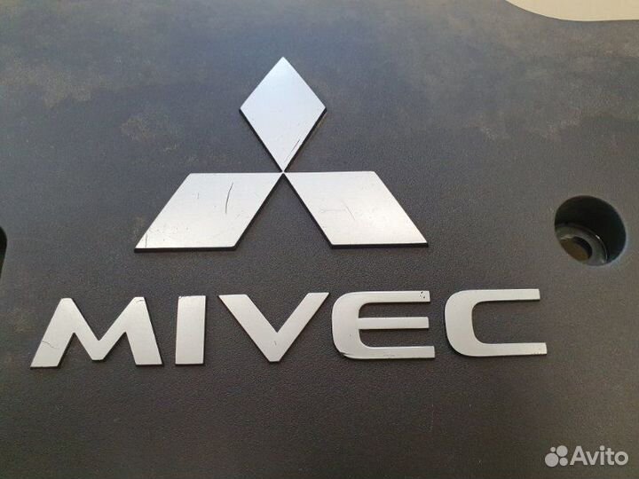 Декоративная крышка двигателя Mitsubishi Lancer 10