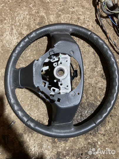 Руль с кнопками toyota corolla verso