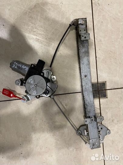 Стеклоподьемник задний левый (электро) Mitsubishi