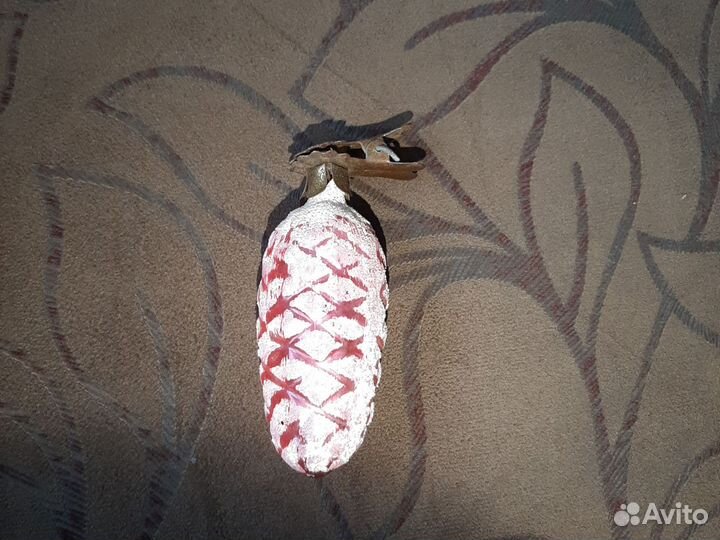 Шишка на прищепке стекло