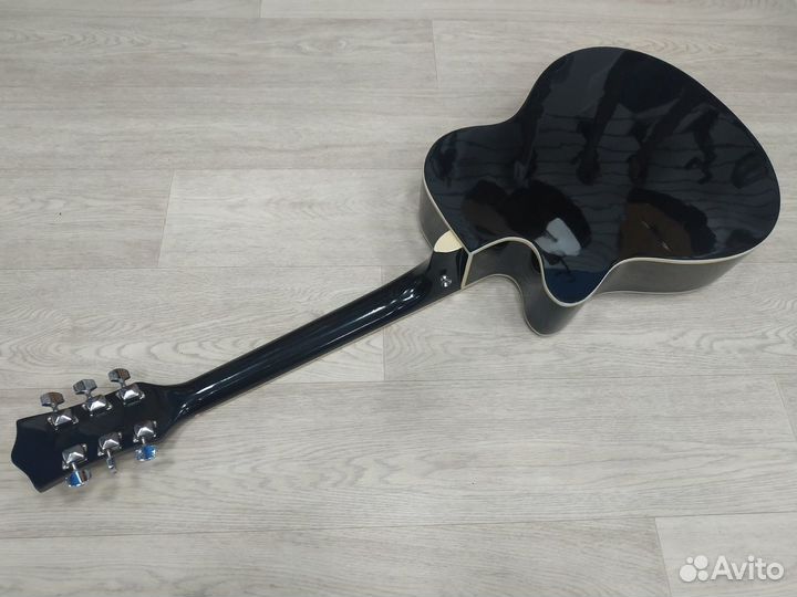 Акустическая гитара