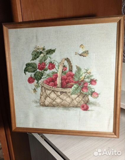 Картина вышитая крестиком 