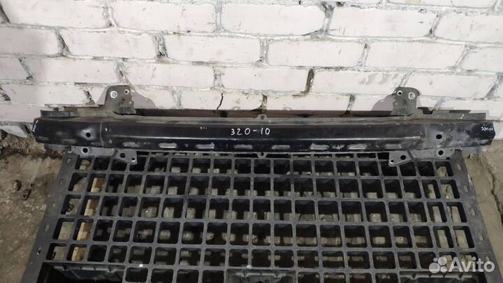 Усилитель переднего бампера от VW Golf IV/Bora 19