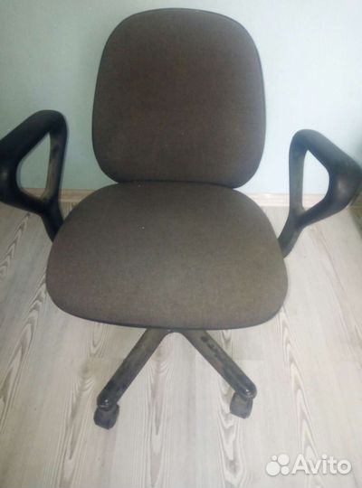 Компьютерное кресло на запчасти