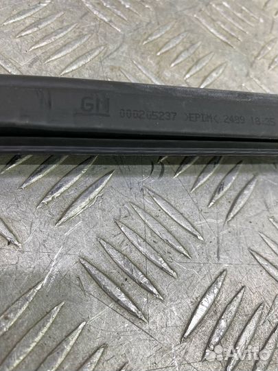 Б/У уплотнительная резинка стекла передний левый