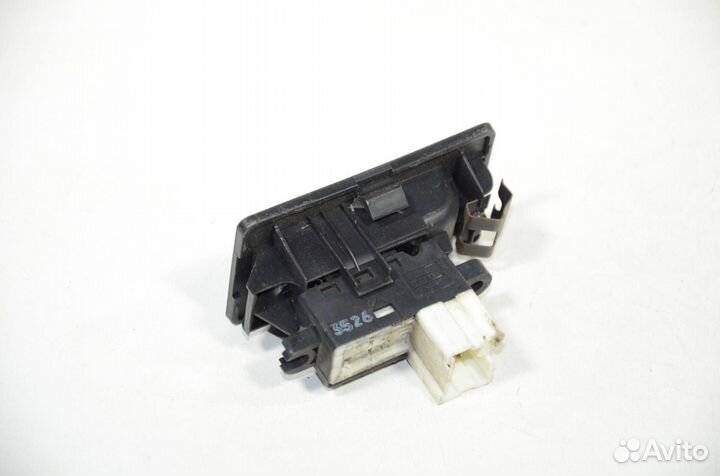 Кнопка стеклоподъемника задняя левая Nissan Armada