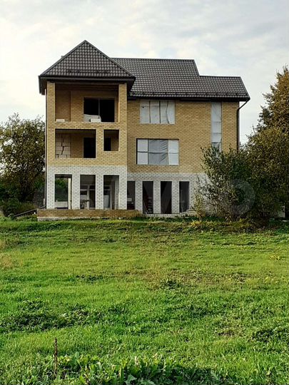 Дом 300 м² на участке 27 сот.