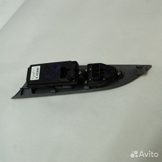 Блок управления стеклоподъемниками передний левый