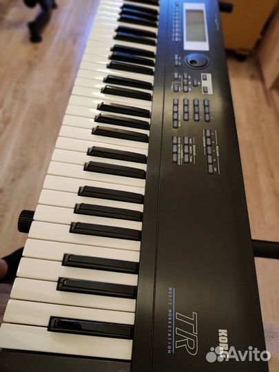 Korg TR 76 + плата EXB-smpl (встроена)