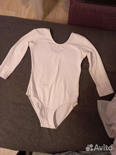 Купальник, юбка, чешки для гимнастики