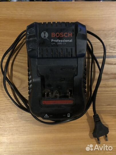 Зарядное устройство Bosch GAL 1880 cv