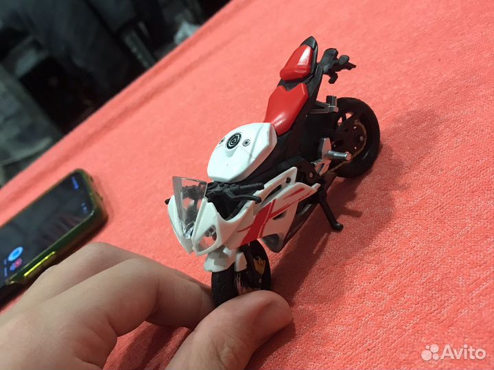 Игрушечный мотоцикл