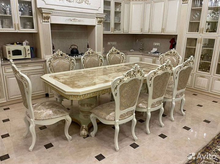 Столы и стулья. Комплект