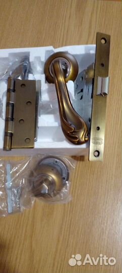 Двери межкомнатные новые в комплекте с фурнитурой