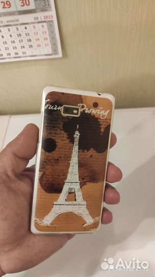 Телефон HTC
