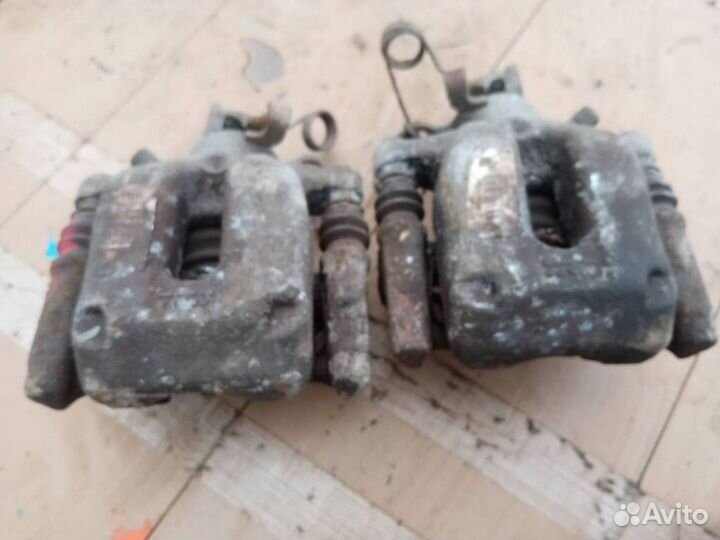 Суппорт тормозной задний Peugeot 407 2004