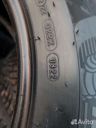 Michelin X-Ice North 4 215/65 R17