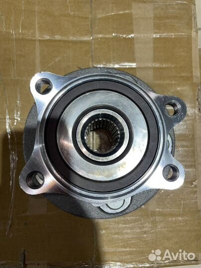 Ступица передняя в сборе на Toyota Camry 70