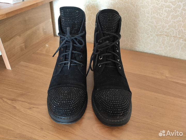 Ботинки женские замшевые