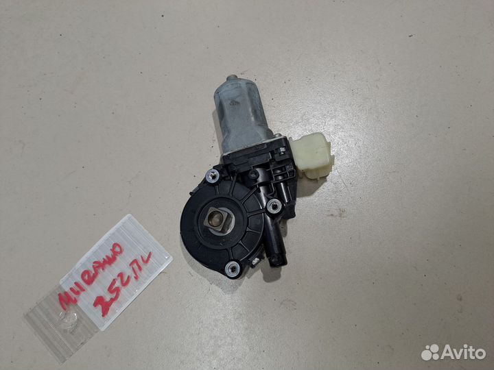 Моторчик стеклоподъёмника передний левый Nissan Mu