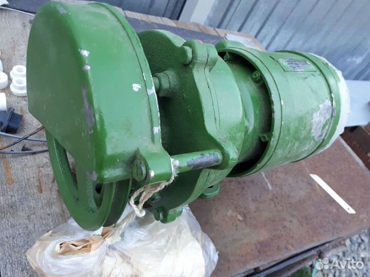 Электродвигатель с фрикционом для швейной машины