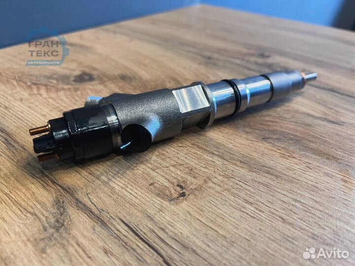 Форсунка дизельная 445120153