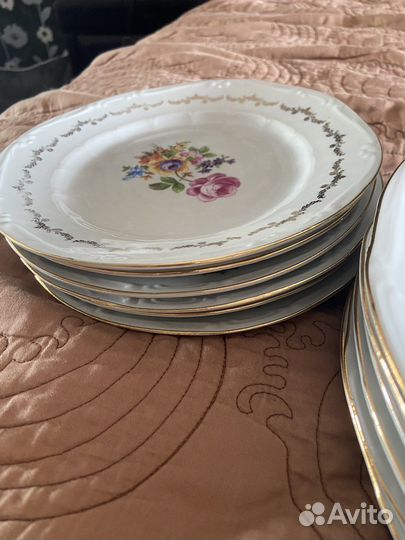Тарелки столовые и десертные