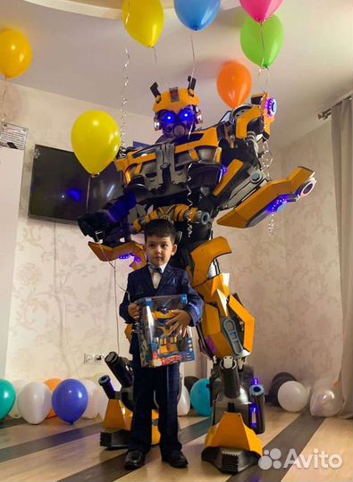Аниматор на день рождения шоу трансформера Бамблби