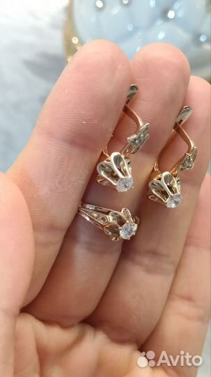 Золотой комплект тюльпан 583