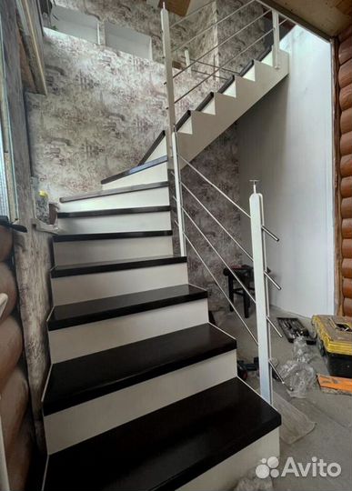 Лестница в дом или квартиру