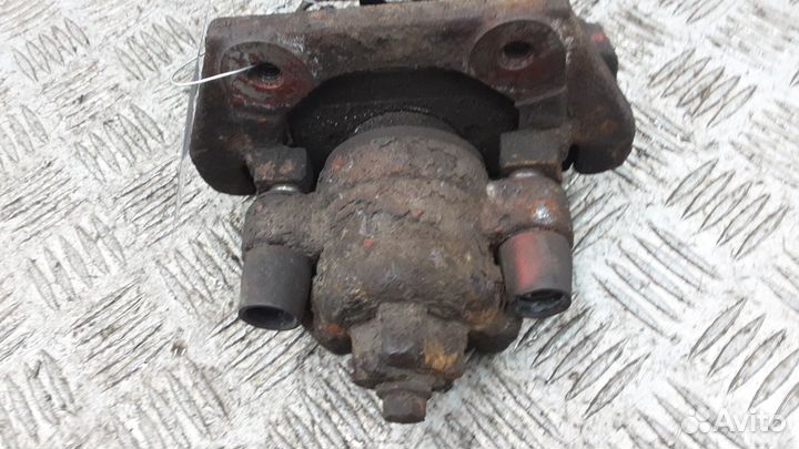 Суппорт задний правый BMW X5 E53 рест. 2004