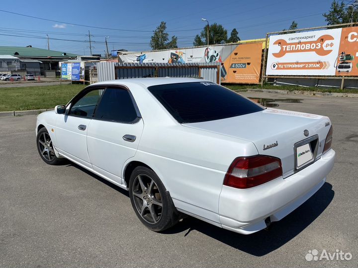 Nissan Laurel 2.0 AT, 2001, 295 700 км