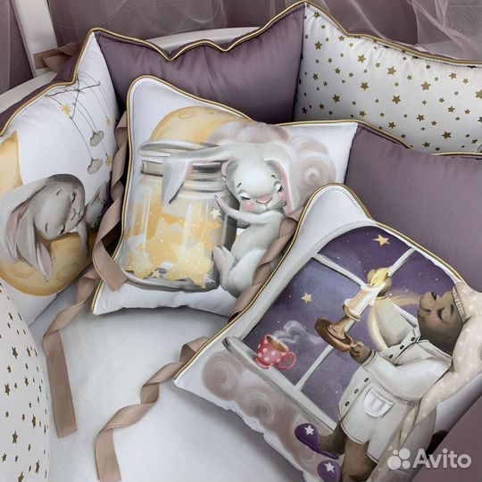 Комплект в детскую кроватку с бортикоми