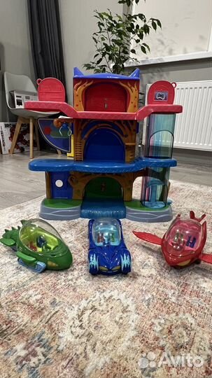 Герои В масках база И машинки