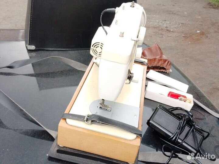 Швейная машина Чайка 132м