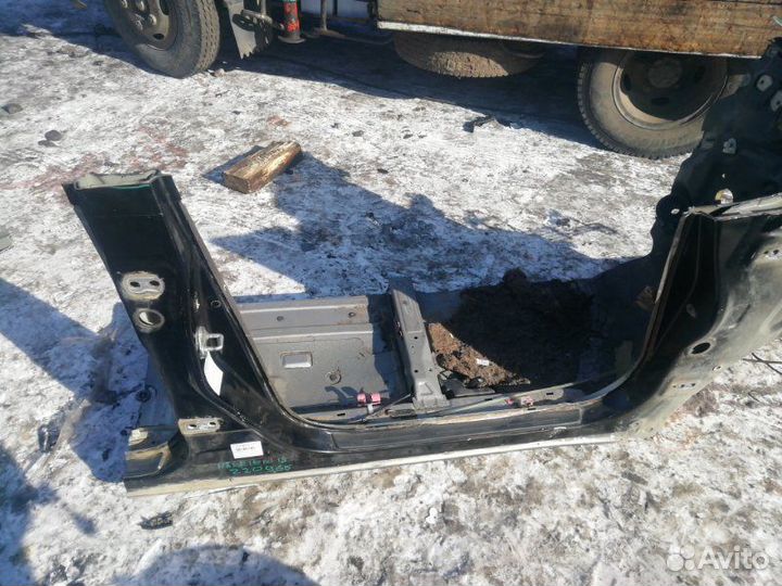 Порог кузова правый Toyota Harrier MCU15 1MZ-FE