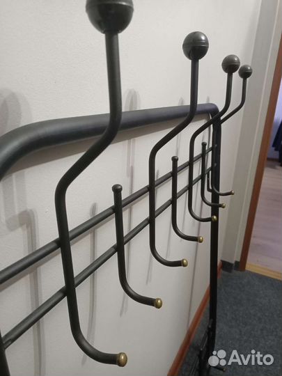 Вешалка в прихожую