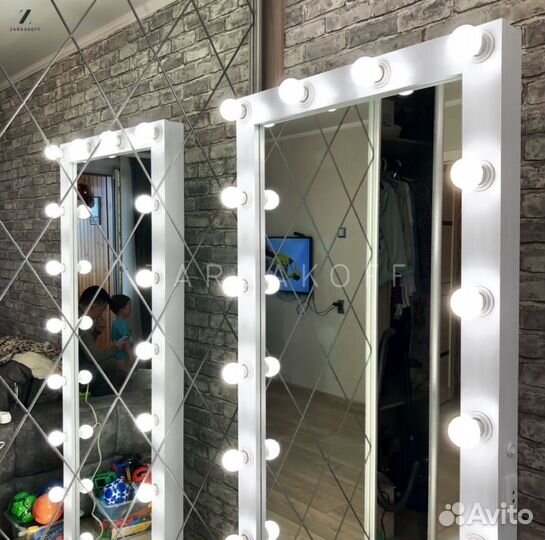 Гримерное зеркало с подсветкой