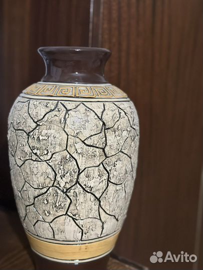 Глиняная ваза