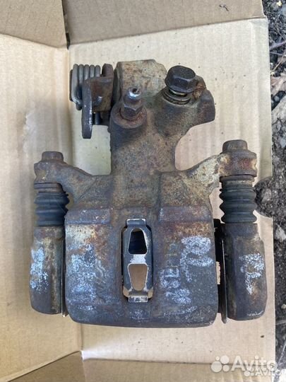 Суппорт задний левый хонда цивик VI