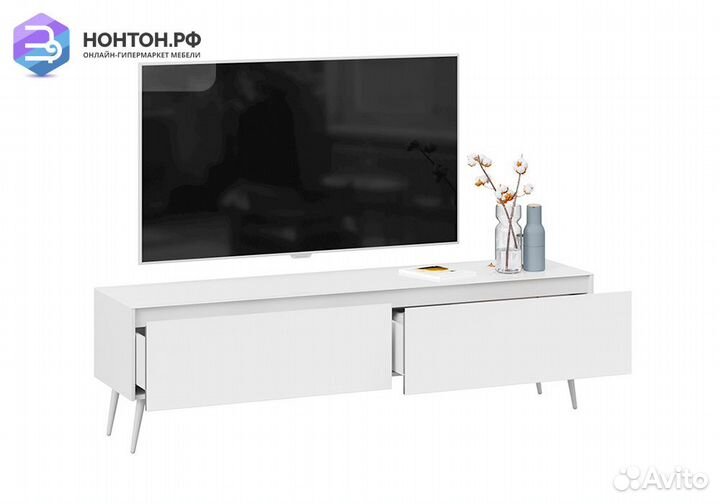 Тв-тумба с опорами Глосс белый глянец