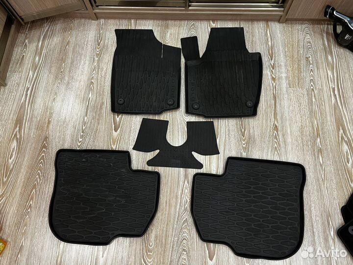 Автомобильные коврики резиновые и ворсовые polo