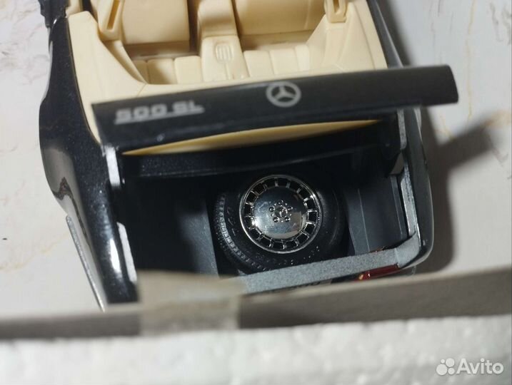 Модель Maisto 1 18 Mercedes 500 SL 1989