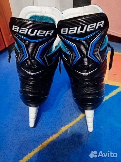 Коньки хоккейные 43 размер бауер