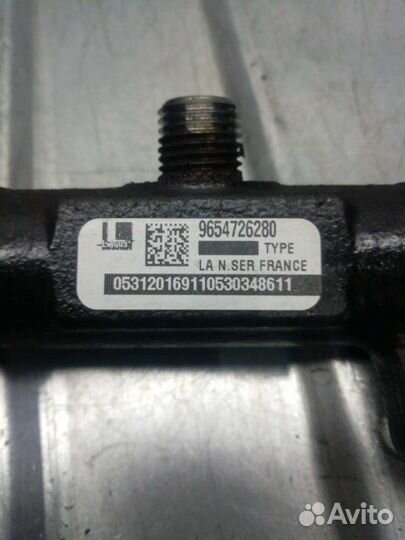 Топливная рампа Peugeot 407 2.0 2007