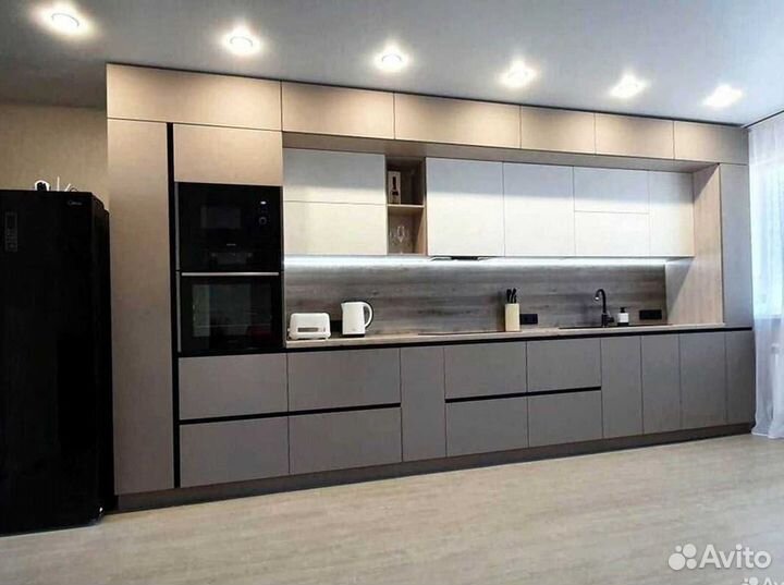 Кухонный гарнитур в стиле хай тек