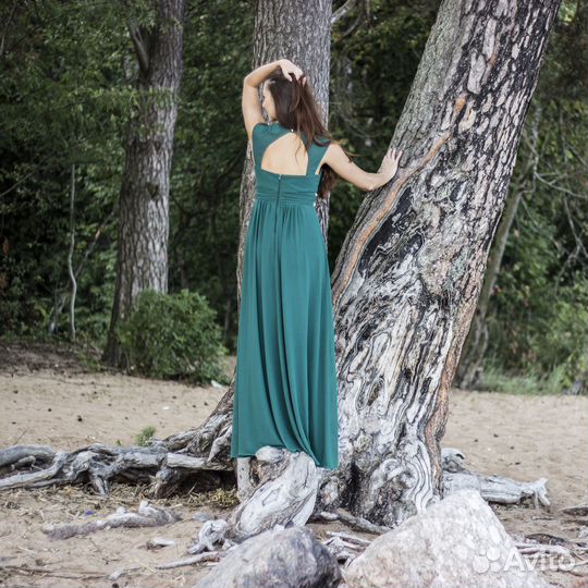 Женское платье зеленого цвета 42-46