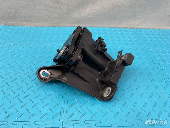 Кронштейн Mercedes-Benz E-Class W212 276.952 3.5