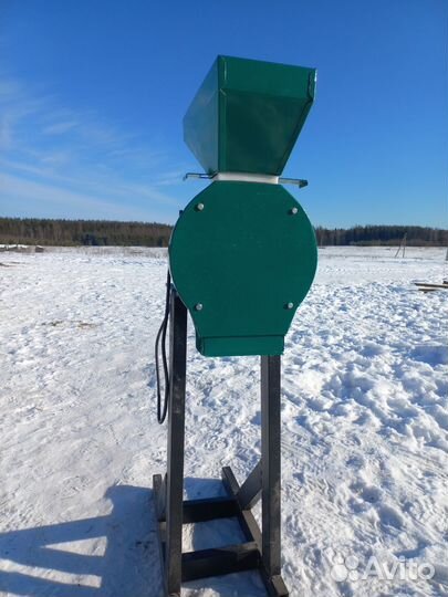 Зернодробилка молотковая 350кг/ч