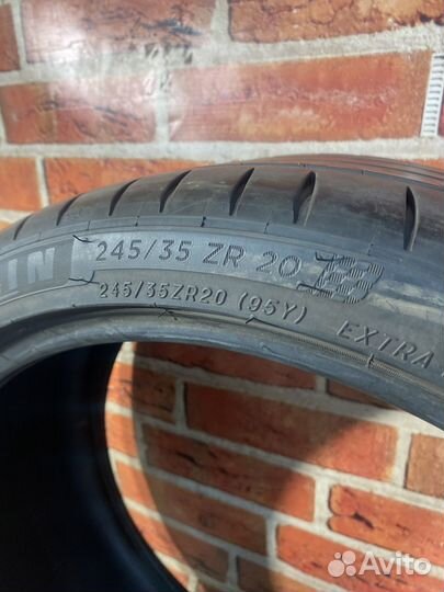 Michelin Pilot Sport 4 245/35 R20 95Y